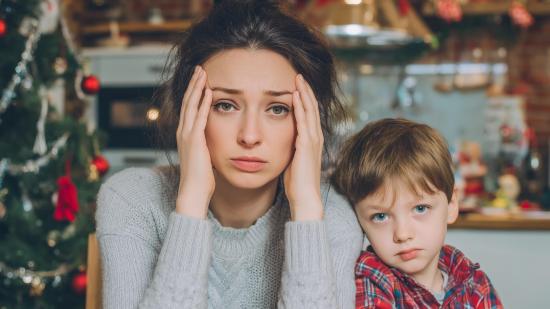 La Navidad es una carga mental para las madres, que acaban agotadas